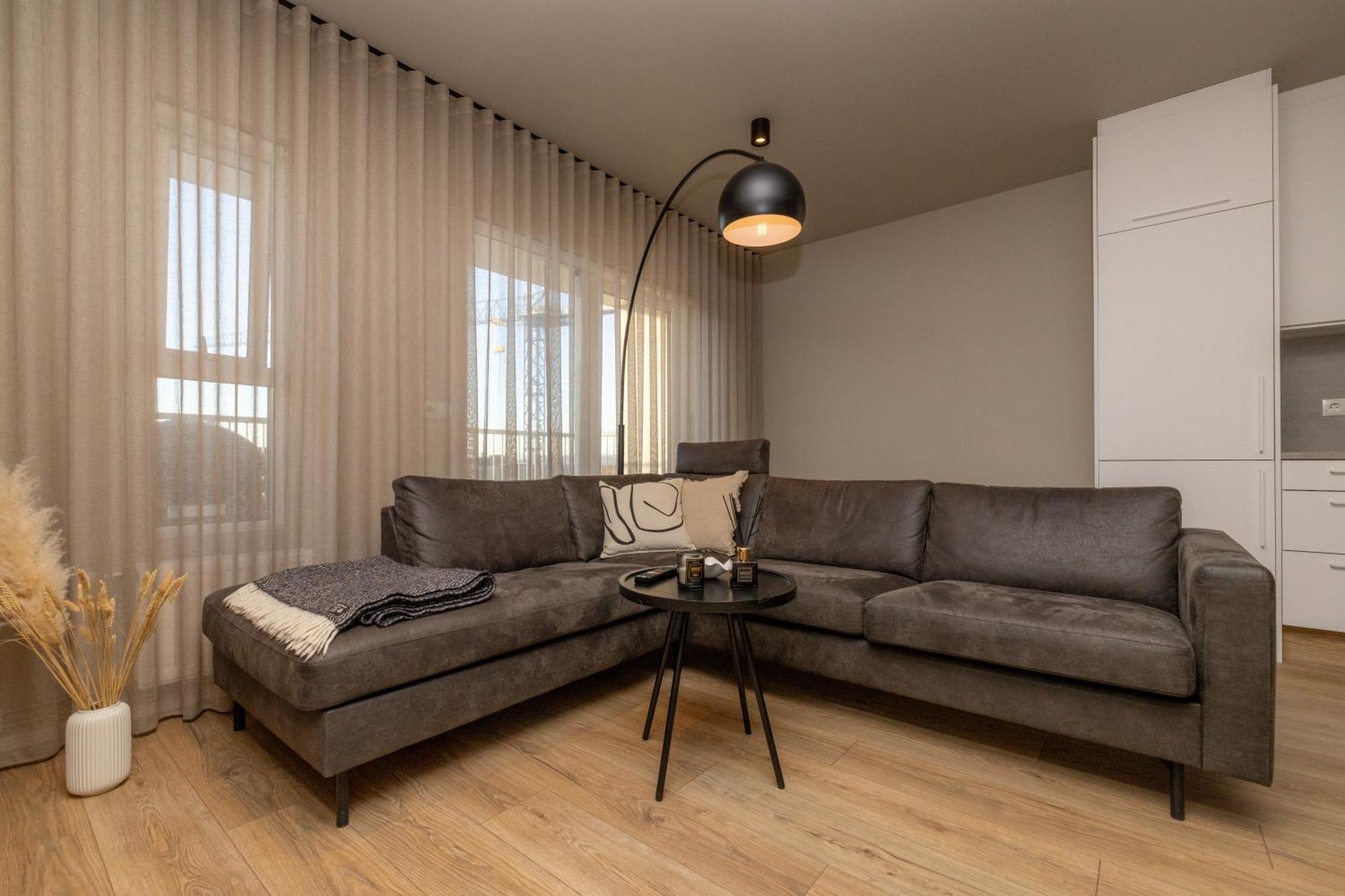 Modern Flat In Reykjavik, Ulfarsardalur Apartment Exterior photo